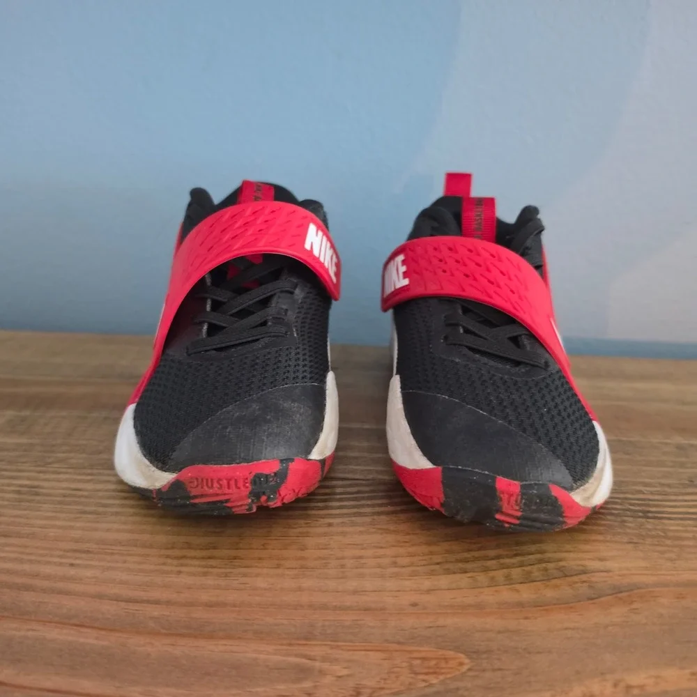 Nike Kids Team Hustle D 12 Basketball Shoes Black Red HF6280-001 12c
